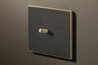 Cockpit 1C 250V-10A 2-way, Textured Black / Brushed Brass (Knurl) Cockpit 1C 250V-10A 2-way, Textured Black / Brushed Brass (Knurl)