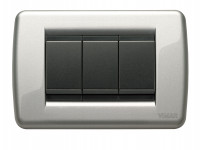 Выключатель 3-х клавишный, вставка - серый, рамка - серебрянный металлик , серия Idea Выключатель 3-х клавишный, вставка - серый, рамка - серебрянный металлик , серия Idea